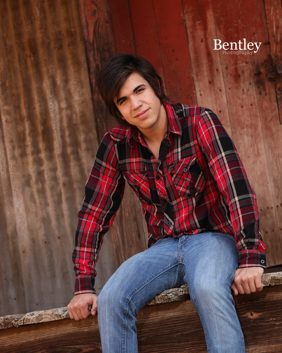 Senior portraits, location session, Bentley Photography